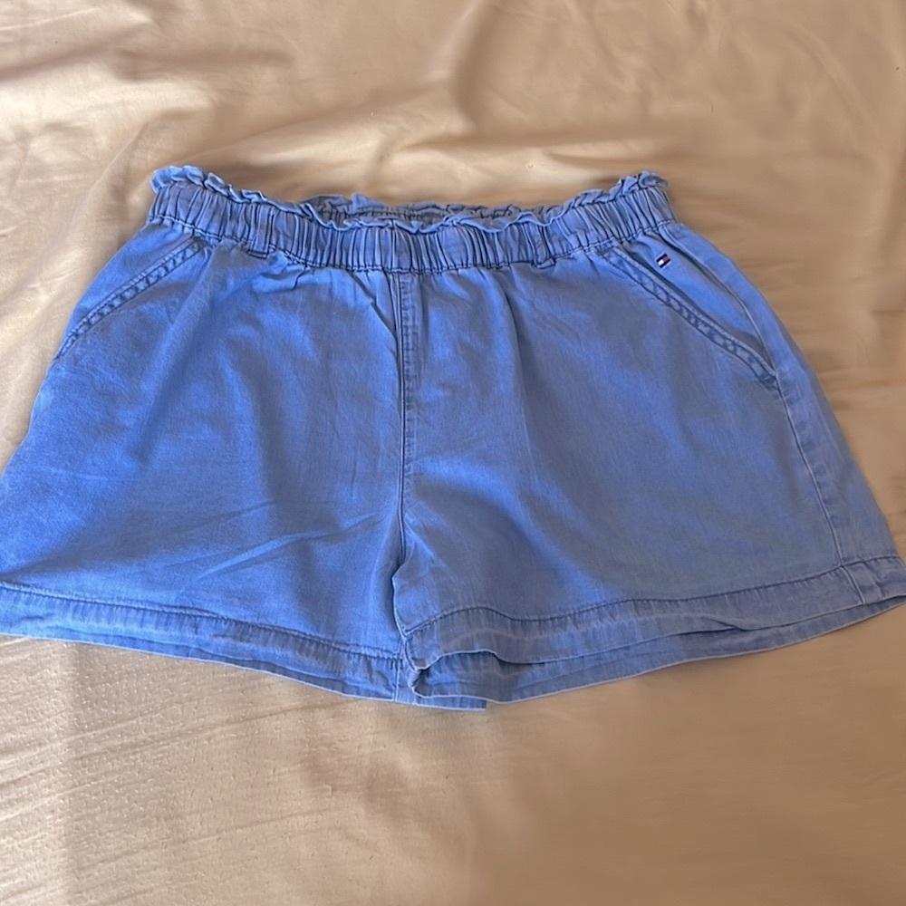 Tommy Hilfiger girls denim shorts in size xl/16